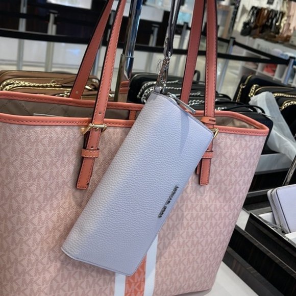 Michael Kors Jet Set Travel Large Travel Continental Wallet Leather Wristlet - Picture 15 of 16